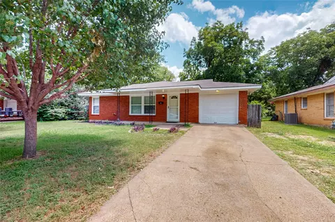 6418 Onyx Dr N, North Richland Hills, TX 76180