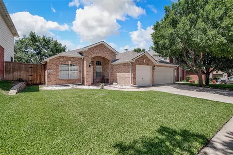 5504 Canyon Lands Dr, Fort Worth, TX 76137