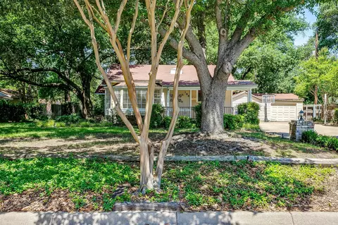 108 Smallwood Dr, Westworth Village, TX 76114
