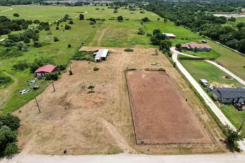 617 Arrowhead Ln, Burleson, TX 76028