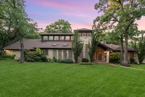 7 Woodland Dr, Mansfield, TX 76063