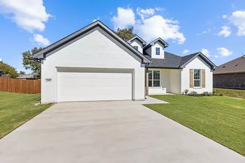 2109 Briarwood Dr, Bridgeport, TX 76426