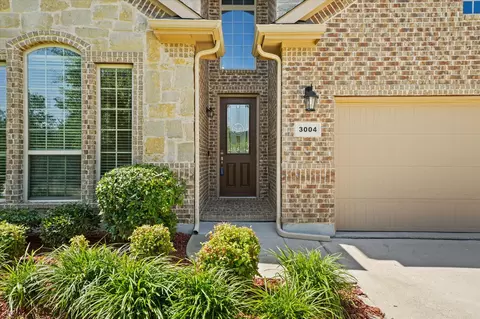3004 Frontier Dr, Denton, TX 76210