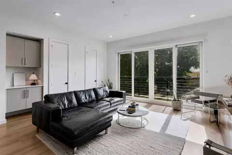 419 W 9th St #D, Dallas, TX 75208