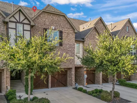 551 Hampshire Dr, Lewisville, TX 75067