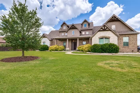 209 Ranier St, Waxahachie, TX 75167
