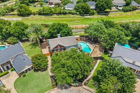 3312 John Ct N, Hurst, TX 76054