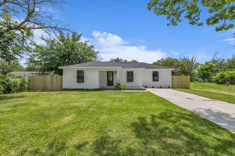 Exterior - 1522 Travis St, Bellmead, TX 76705 photo 1 of 7