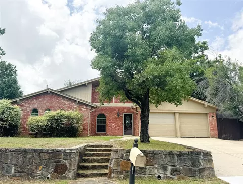 7804 Daniel Dr, North Richland Hills, TX 76182