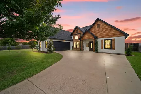 218 Bent Creek Dr, Waxahachie, TX 75165