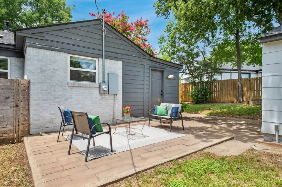  2711 El Tivoli Dr, Dallas, TX 75211 photo 23