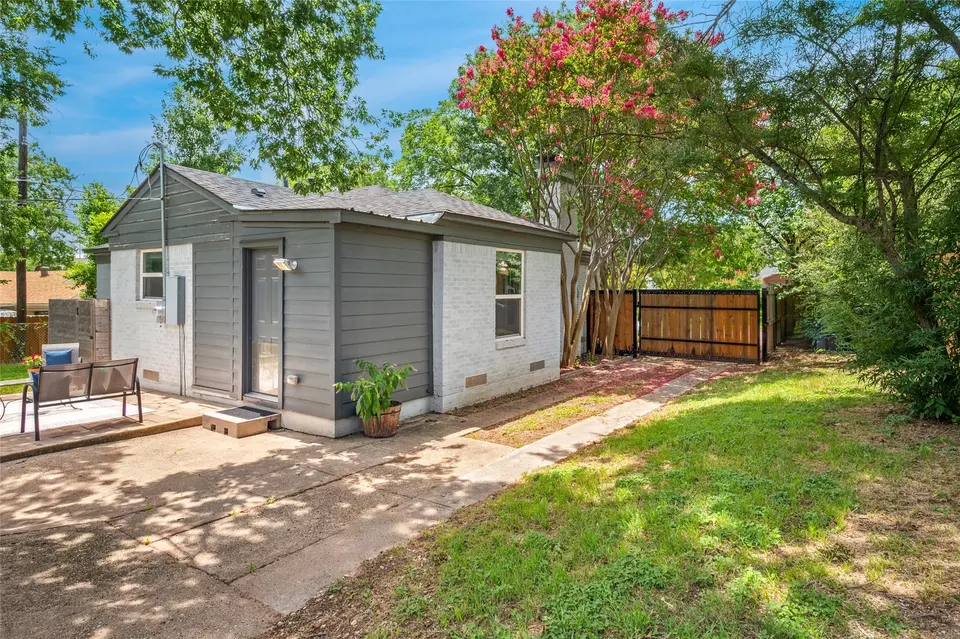  2711 El Tivoli Dr, Dallas, TX 75211 photo 25