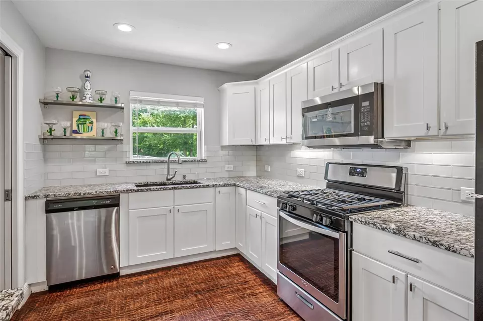  2711 El Tivoli Dr, Dallas, TX 75211 photo 15