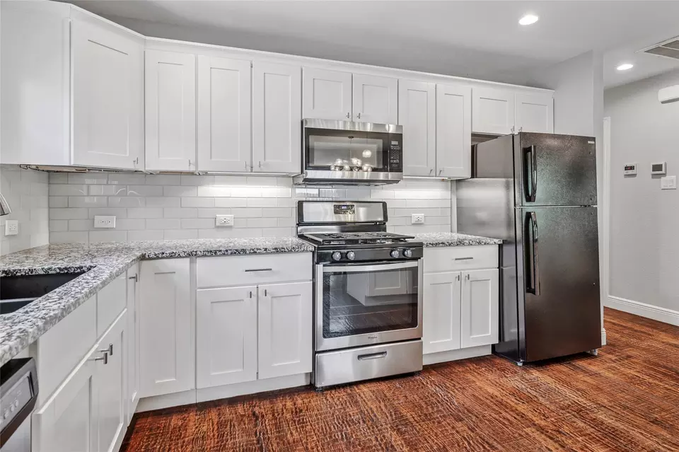  2711 El Tivoli Dr, Dallas, TX 75211 photo 16