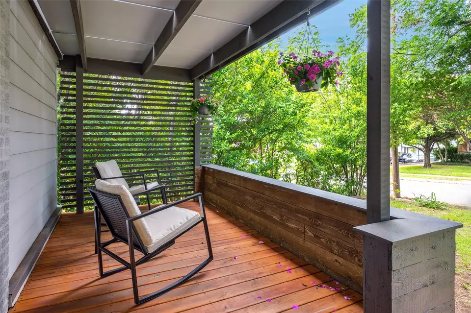  2711 El Tivoli Dr, Dallas, TX 75211 photo 4