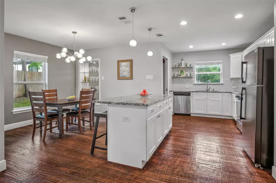  2711 El Tivoli Dr, Dallas, TX 75211 photo 13