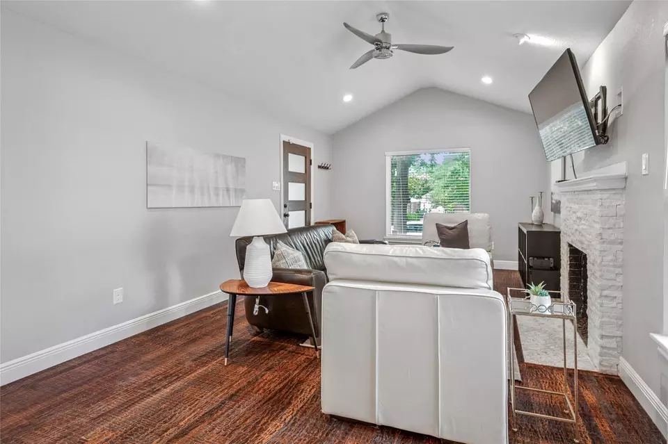  2711 El Tivoli Dr, Dallas, TX 75211 photo 6