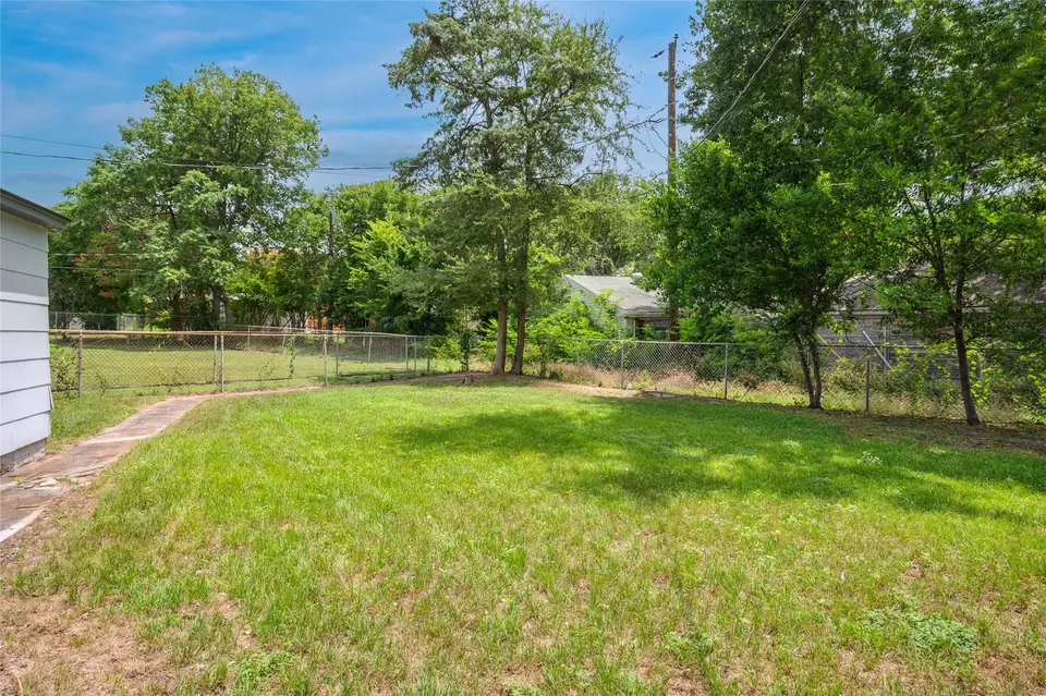  2711 El Tivoli Dr, Dallas, TX 75211 photo 27