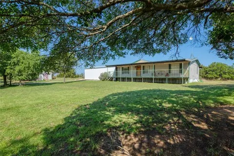 100 Blue Valley Ct, Springtown, TX 76082