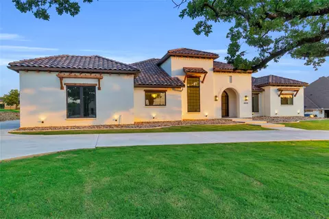 4020 Highland Oaks Ln, Cleburne, TX 76031