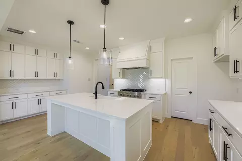 Kitchen - 920 Maple Leaf Ln, Haslet, TX 76052 photo 3 of 4