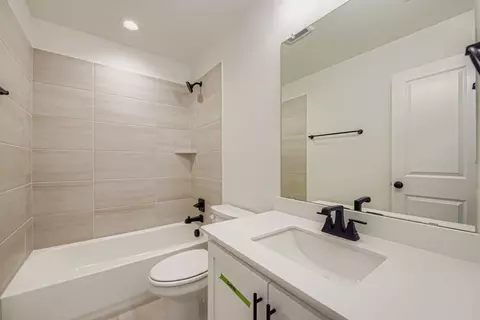 Bath - 920 Maple Leaf Ln, Haslet, TX 76052 photo 4 of 4