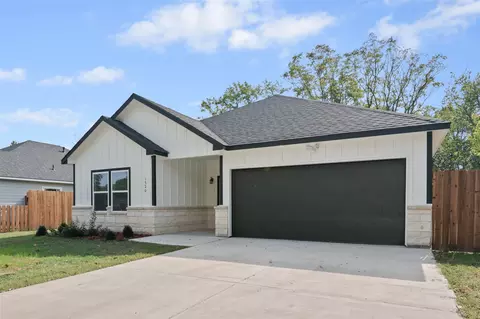 1520 Harris St, Gainesville, TX 76240