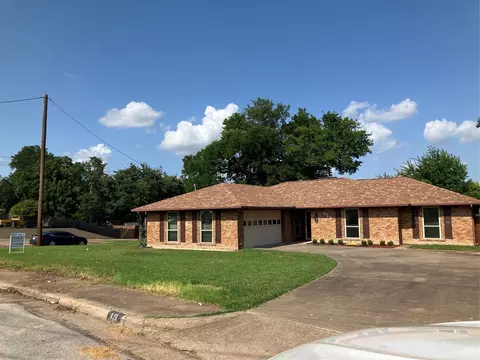 828 N Young Blvd, Desoto, TX 75115