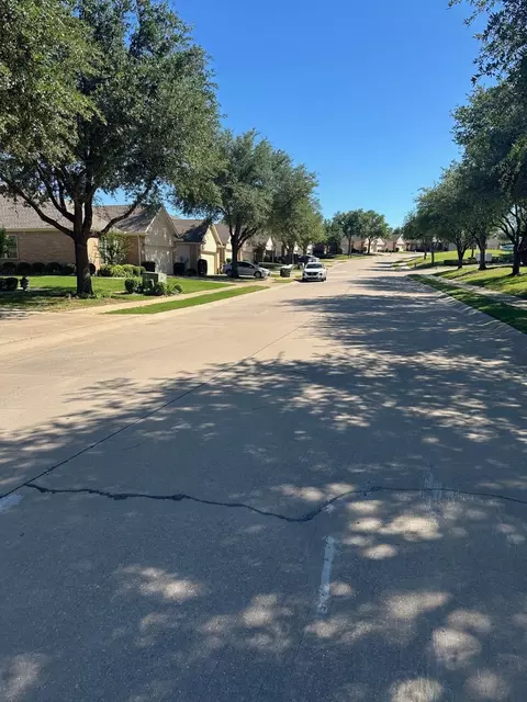 204 Heritage Hill Dr, Lewisville, TX 75067