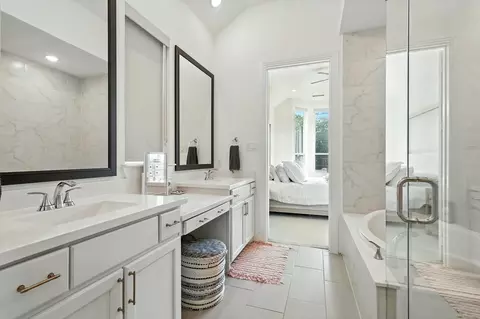 Bath - 2109 Perth Dr, Celina, TX 75009 photo 2 of 4