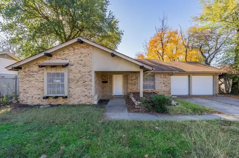 7424 Monterrey Dr, Fort Worth, TX 76112