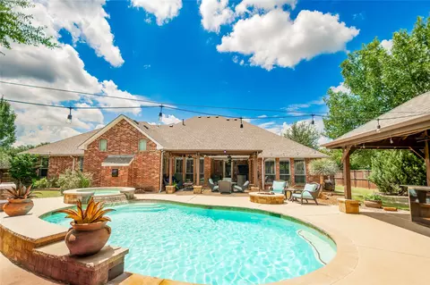 160 Timberleaf Ct, Double Oak, TX 75077