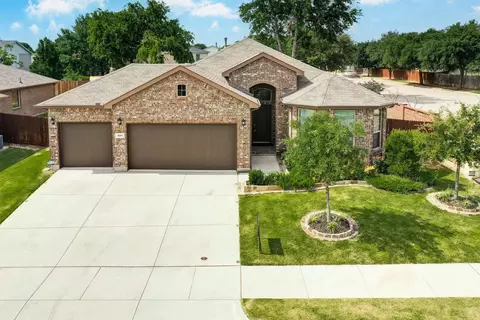 601 Redding Dr, Saginaw, TX 76131