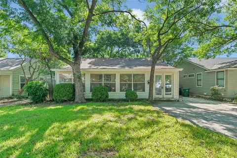 1717 Virginia Pl, Fort Worth, TX 76107