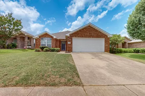 2024 Castleview Dr, Fort Worth, TX 76120