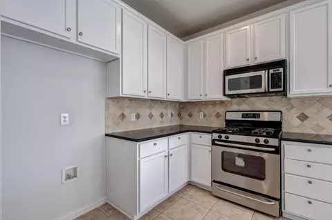 Kitchen - 7101 Bickers Dr, Rowlett, TX 75089 photo 3 of 3