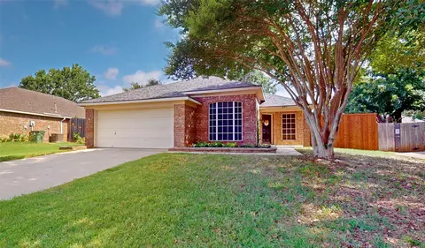 317 Plantation Oak Ave, Lake Dallas, TX 75065