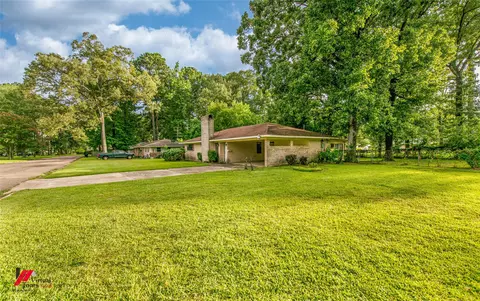 113 Sherman Dr, Springhill, LA 71075 photo 4