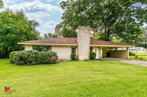 113 Sherman Dr, Springhill, LA 71075