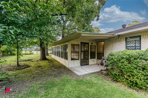 113 Sherman Dr, Springhill, LA 71075 photo 8