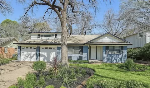3613 Falcon Dr, Forest Hill, TX 76119