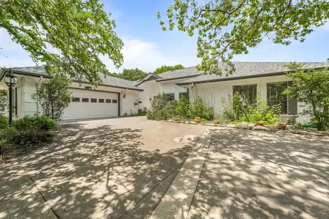 6404 Lansdowne Ct, Granbury, TX 76049