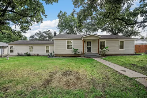 101 N Old Robinson Rd, Robinson, TX 76706
