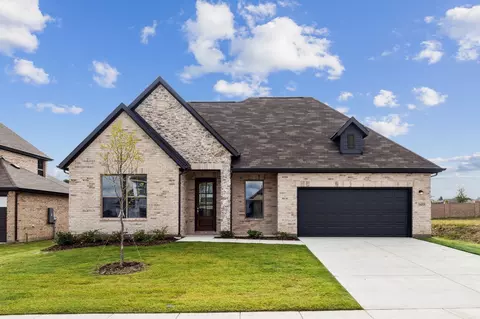 1422 Golden Meadow Dr, Van Alstyne, TX 75495