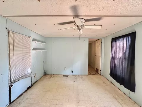 908 E Beth St, Whitney, TX 76692 photo 6