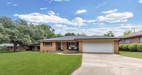 1228 Woodlawn Cir, Denison, TX 75020