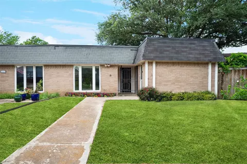 10517 Egret Ln, Dallas, TX 75230