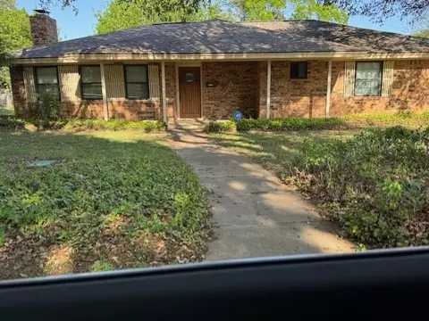 1006 Denmark St, Grand Prairie, TX 75050