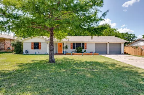 1409 E Sherman Dr, Denton, TX 76209