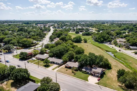 View/Area - 1409 E Sherman Dr, Denton, TX 76209 photo 2 of 5